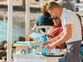 Oι εποχικές προσλήψεις φέρνουν μείωση της ανεργίας
